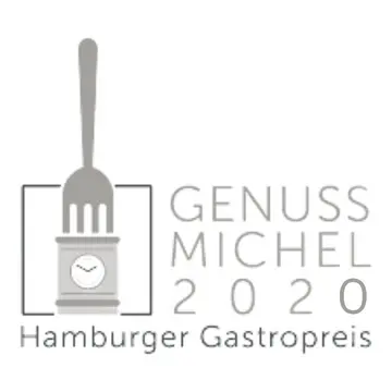 Das Logo des „Genuss Michel 2020“, eines Hamburger Gastronomiepreises, zeigt eine stilisierte Gabel mit einem Zifferblatt innerhalb eines Rahmens und symbolisiert kulinarische Exzellenz und Zeit - Ihr Landhaus Scherrer aus Hamburg