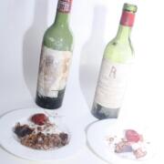 Unser Sommelier empfiehlt passende Weine zur Bio-Gans und Vierländer Ente in der winterlichen Speisenkarte. Auf Wunsch können auch spezielle Raritäten aus dem Weinkeller gezaubert werden. Unser Sommelier empfiehlt passende Weine zur Bio-Gans und Vierländer Ente in der winterlichen Speisenkarte. Auf Wunsch können auch spezielle Raritäten aus dem Weinkeller gezaubert werden.